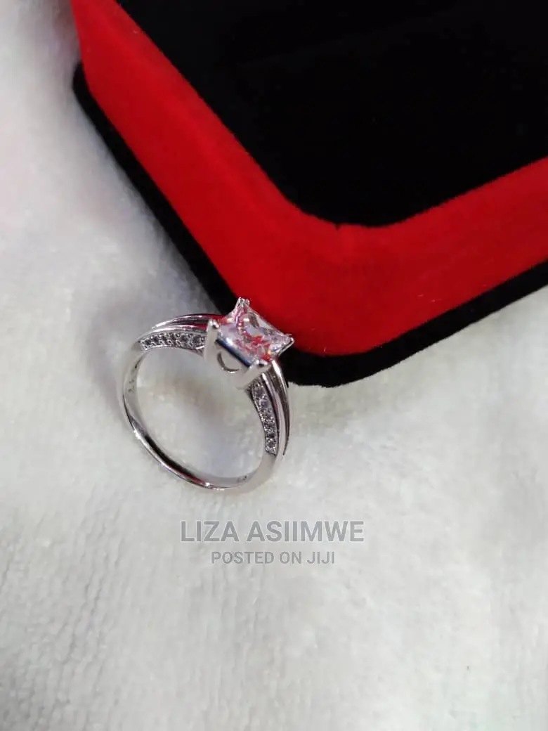 Quality Engagement Rings Available With the Ring Box