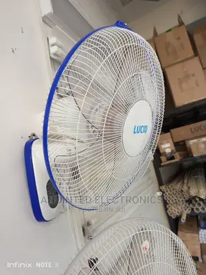 Wall Fan Lucid With a Remote Control
