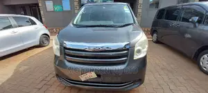 Photo - Toyota Noah 2.0 143hp AWD (7 Seater) 2008 Gray