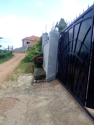 Furnished 4bdrm Bungalow in Goma for sale