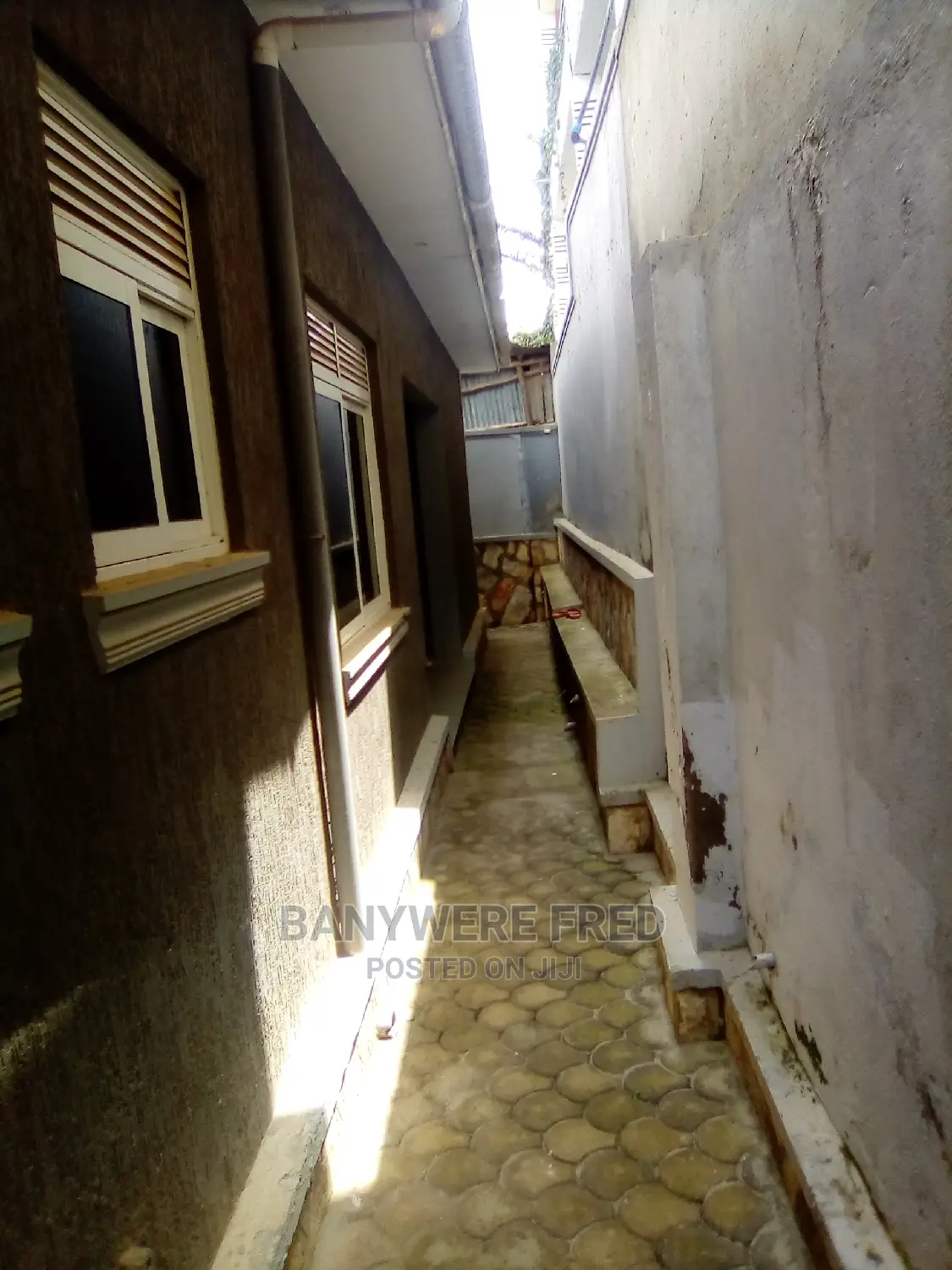 Furnished 4bdrm Bungalow in Goma for sale