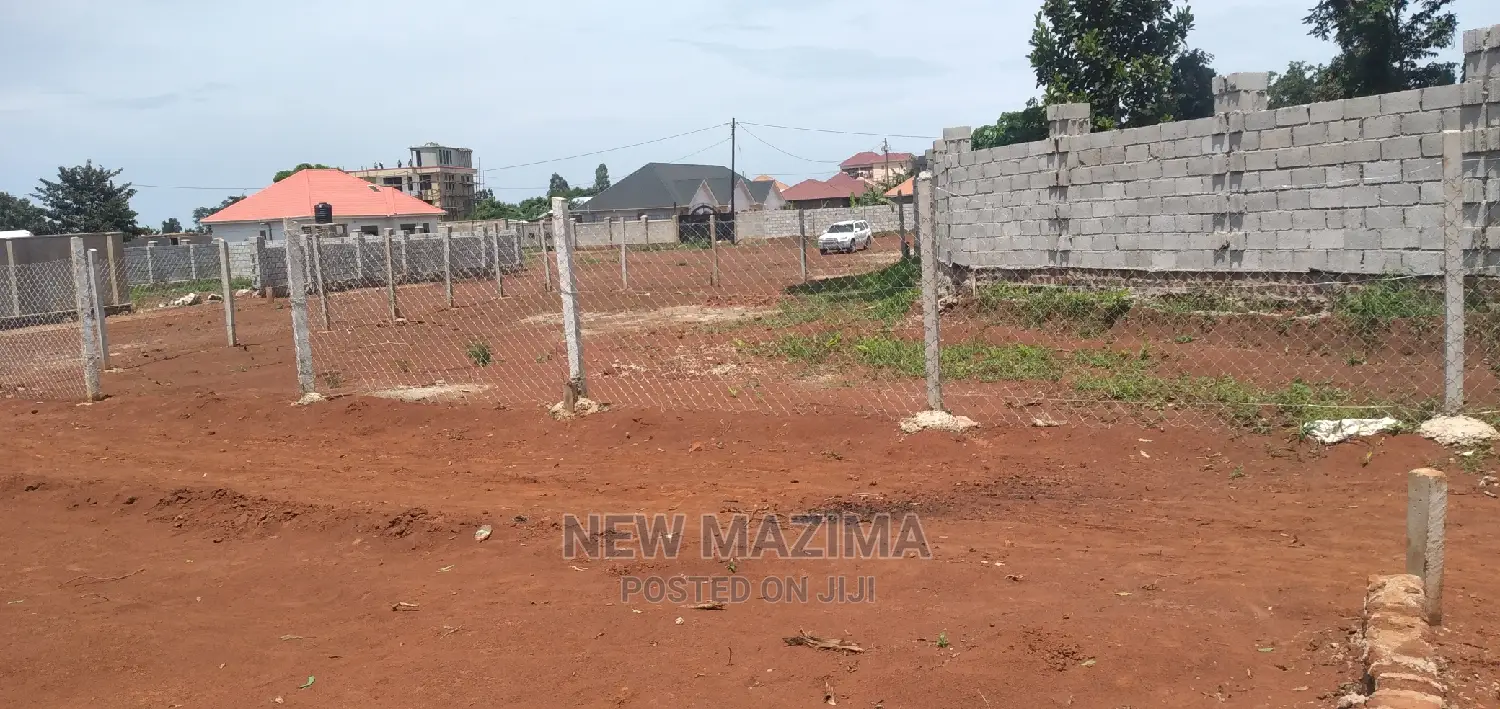 Very Classic Fenced Plot on Quicksale Just After Munyonyo