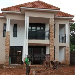 4bdrm House in Seguku Ntebe Rd, Division B for Sale