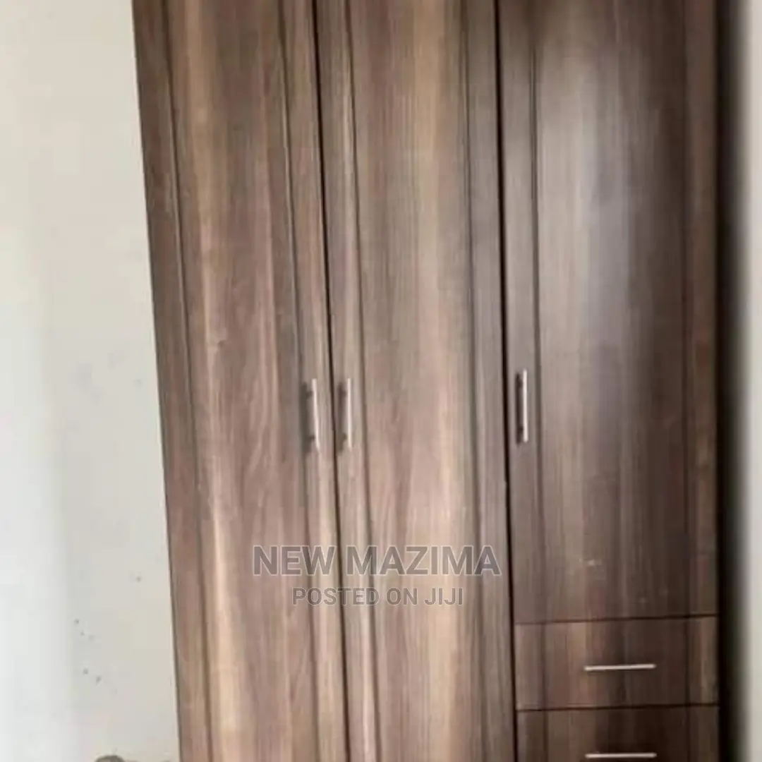 4bdrm House in Seguku Ntebe Rd, Division B for Sale