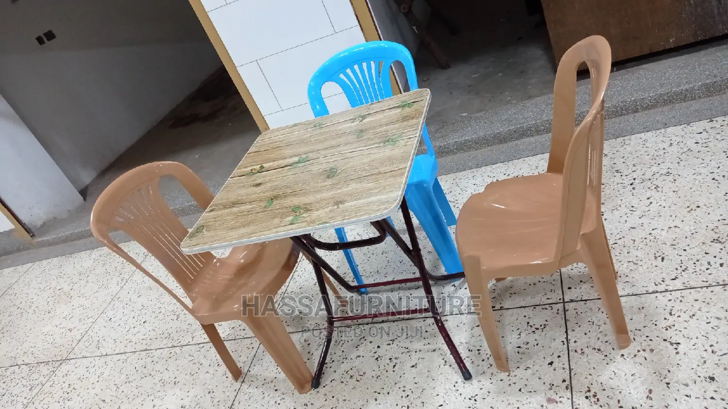 Kids Reading Table and Chairs