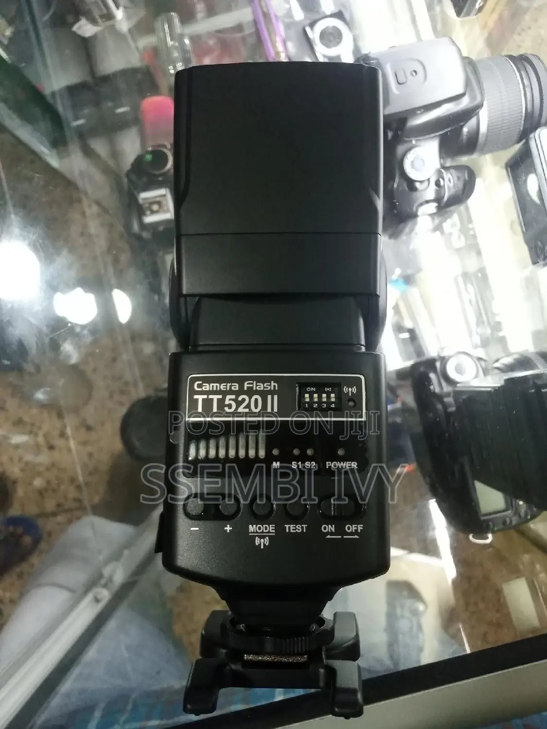 Godox Tt520 Speedlite.