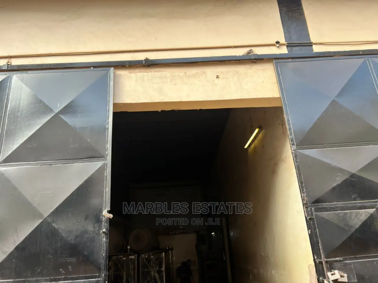 Warehouse for Rent in Industrial Area