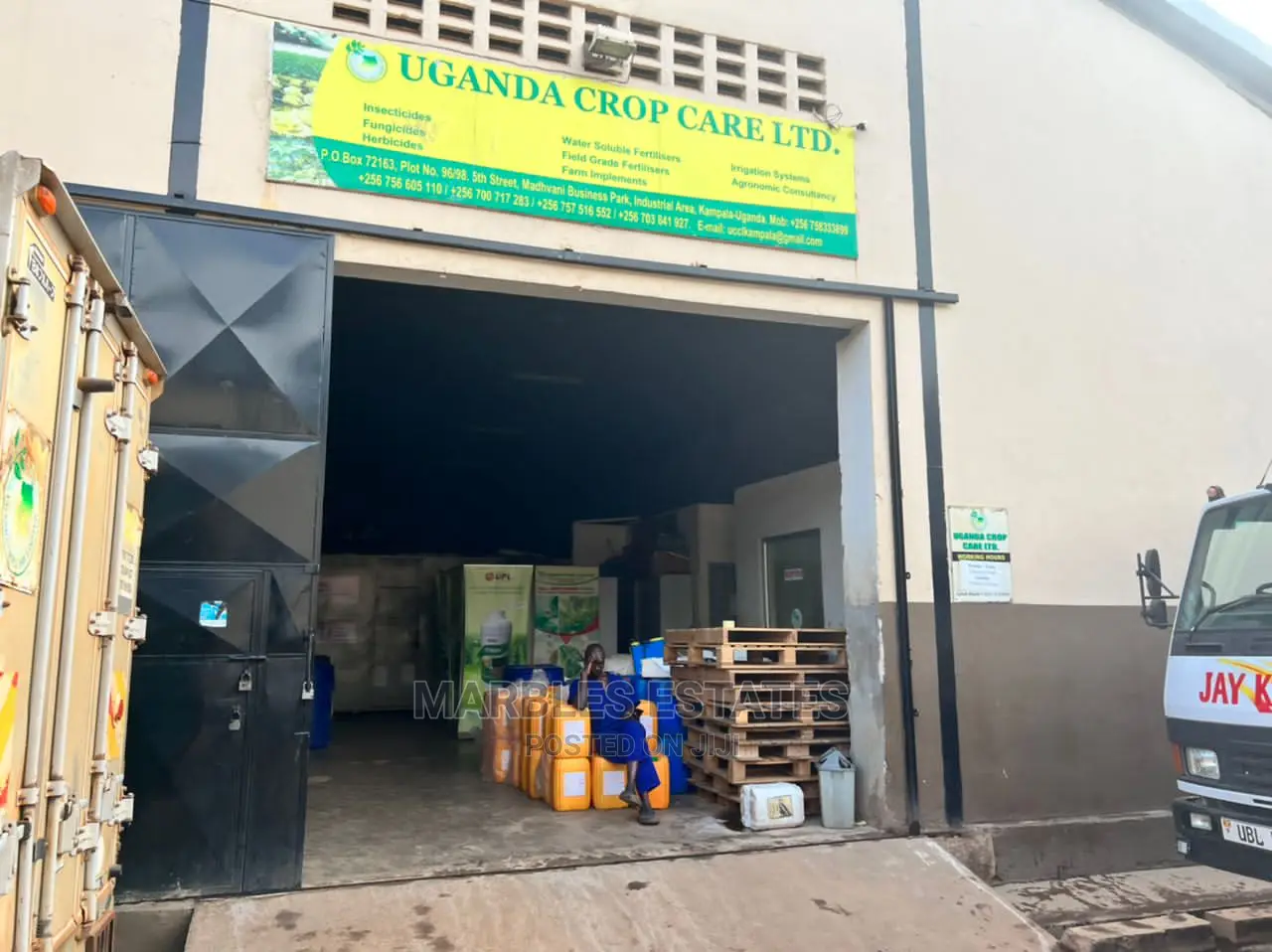Warehouse for Rent in Industrial Area