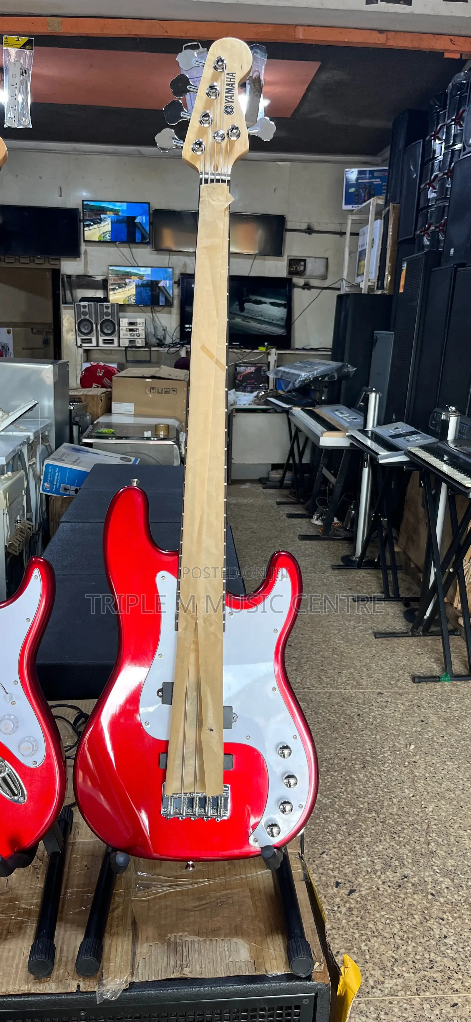 Yamaha Base Guitar
