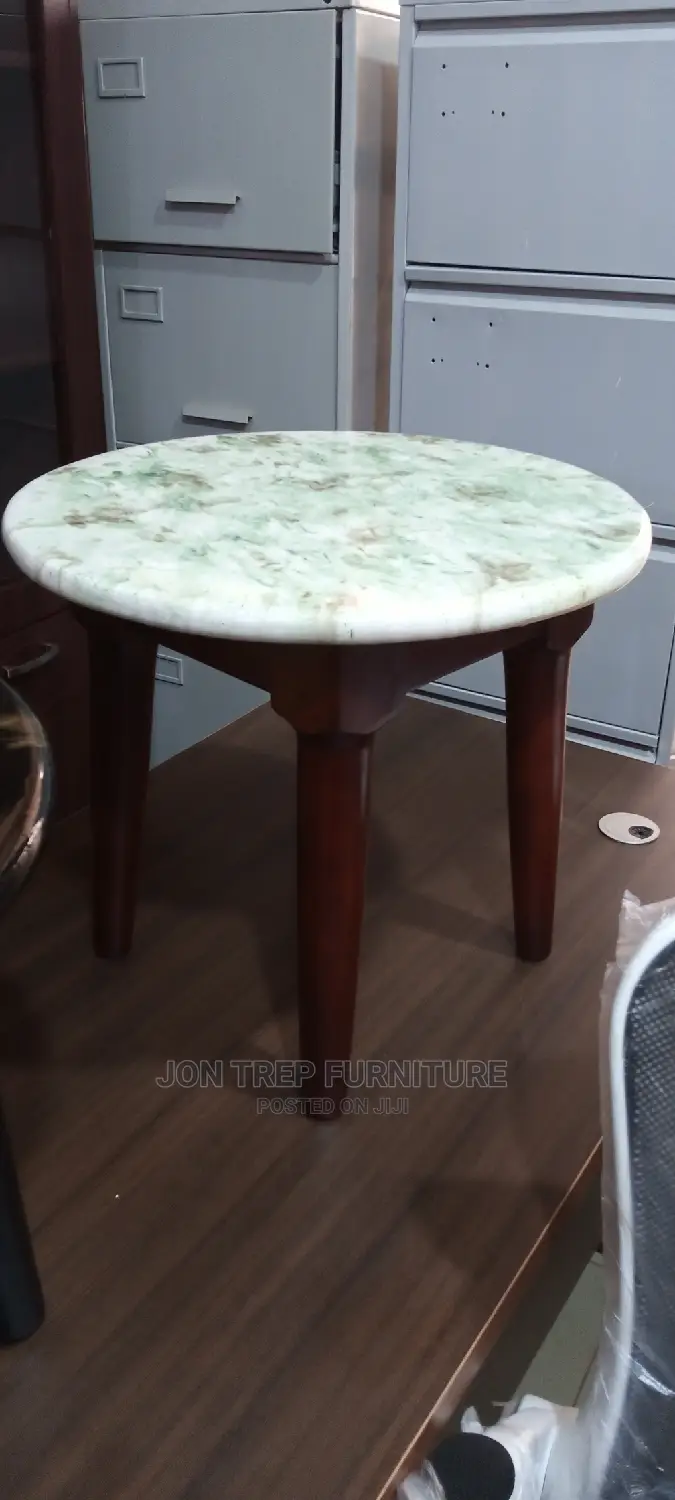 Brand New Raond Table