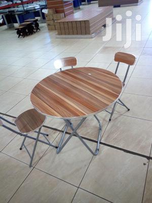 Foldable Table Round Shape