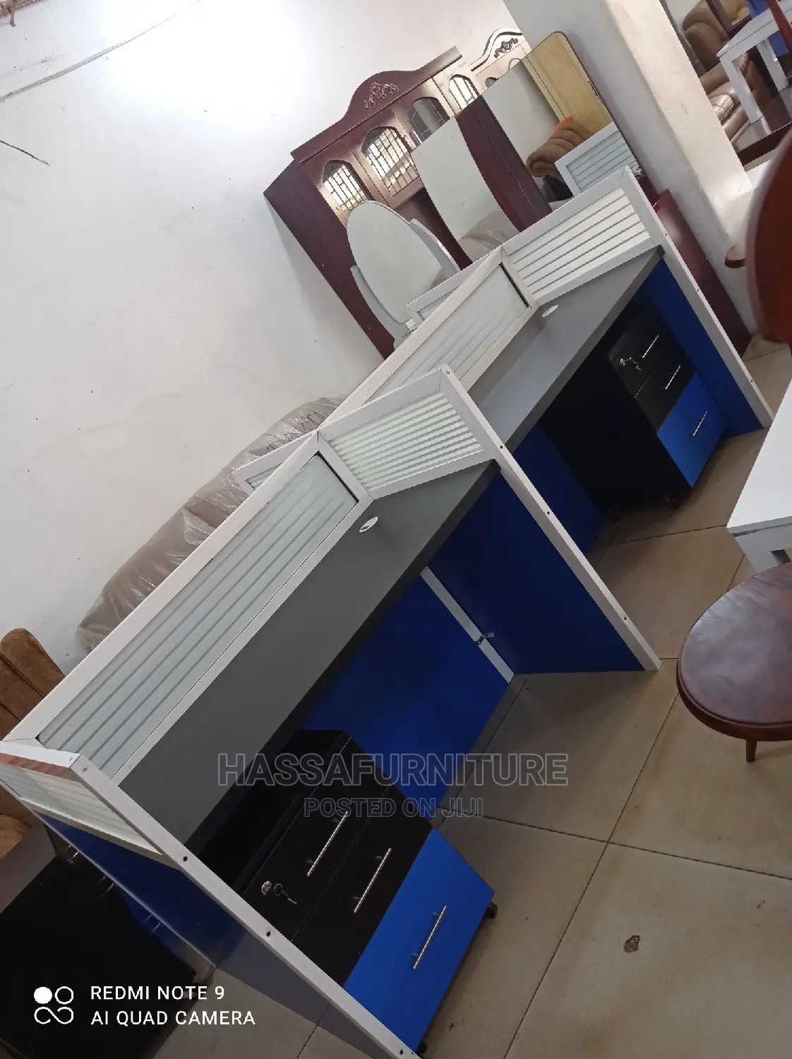 Working Station 4seaters Black and Blue Colour