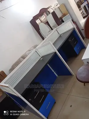 Working Station 4seaters Black and Blue Colour
