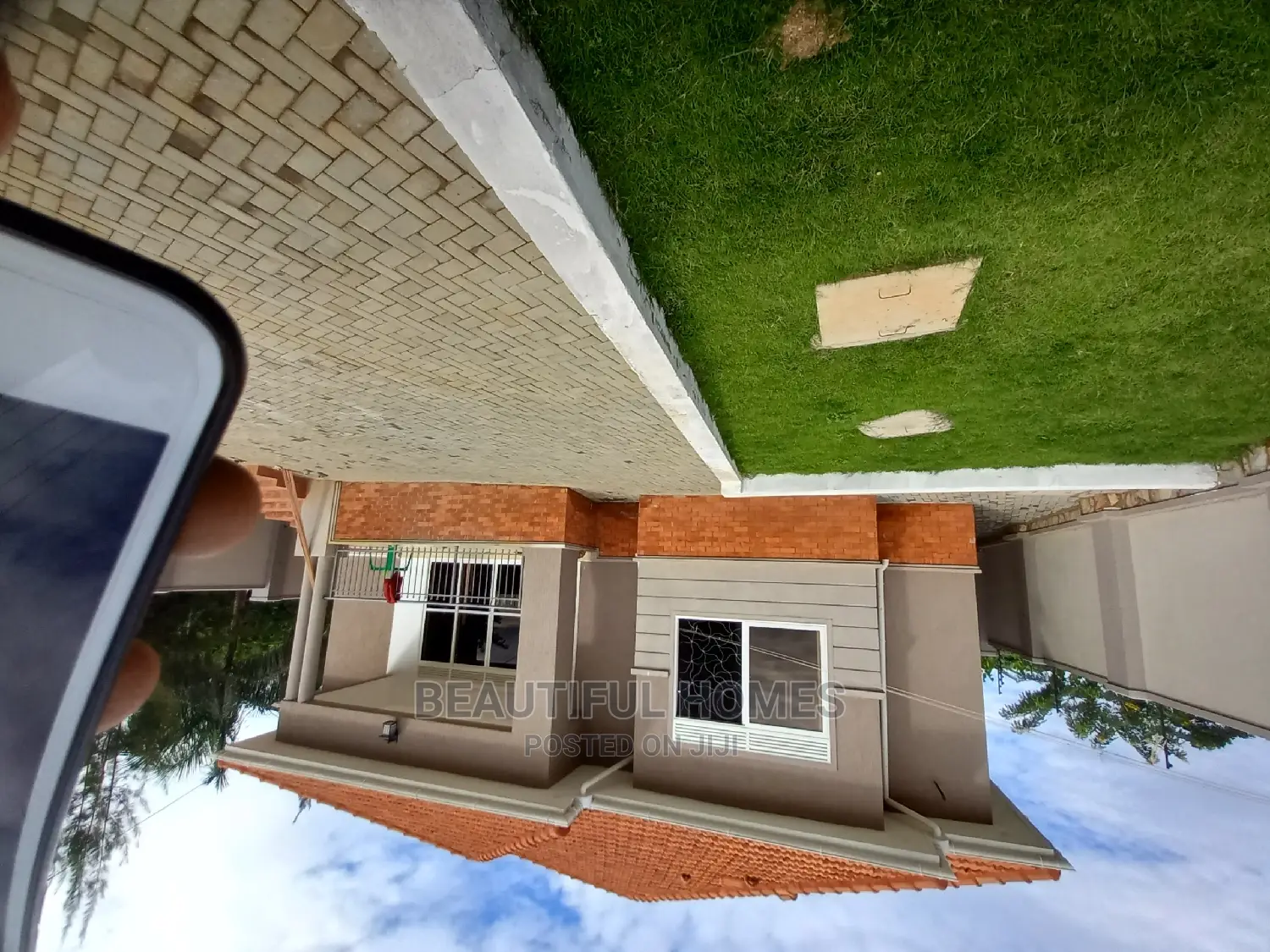 Furnished 4bdrm Bungalow in Kira First Class for Sale