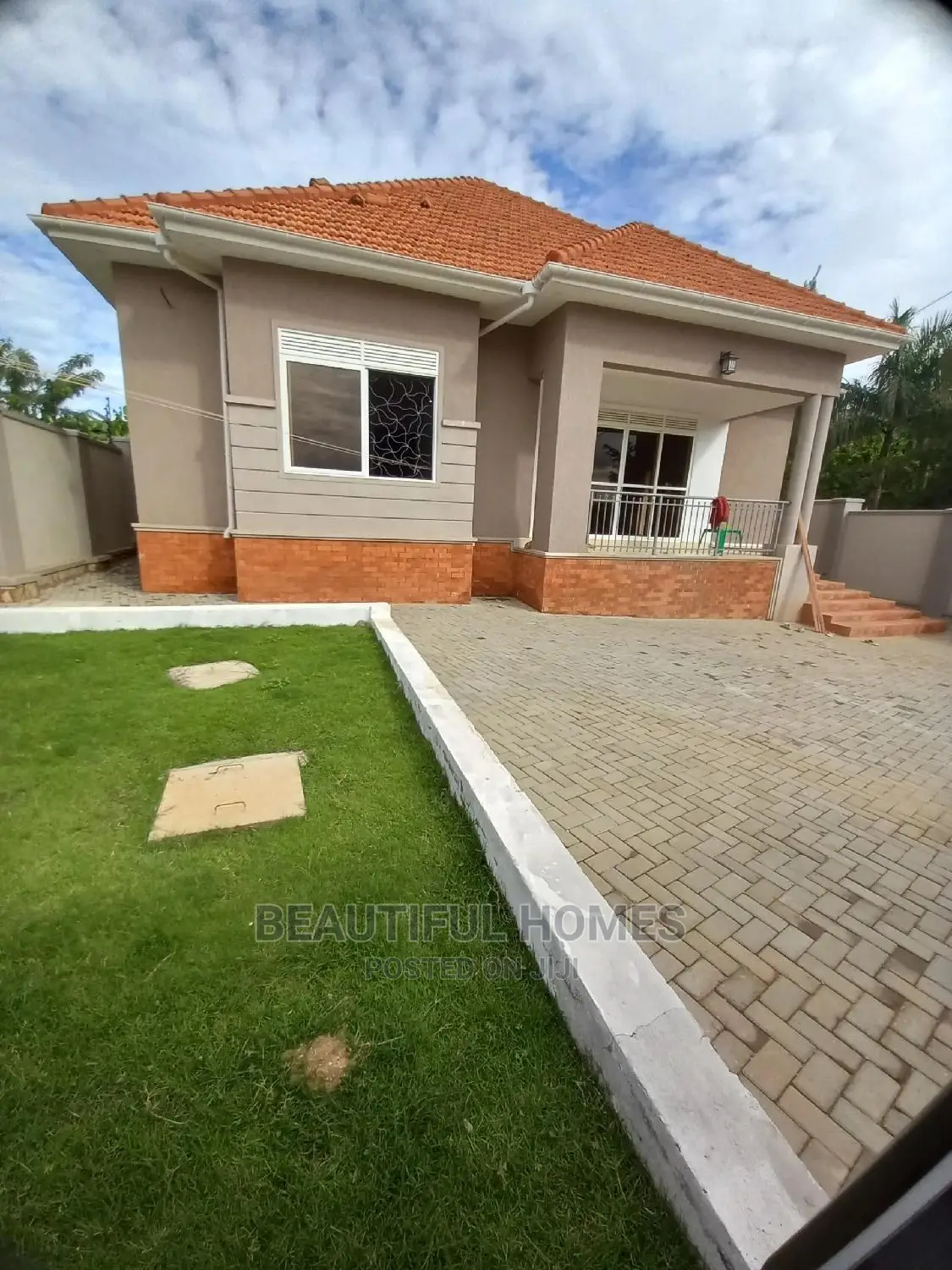 Furnished 4bdrm Maisonette in Kira Fine Estate for Sale