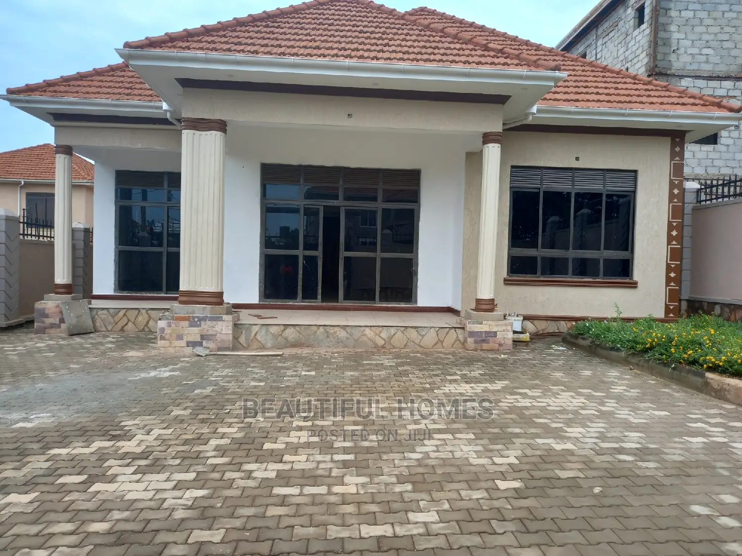 Furnished 4bdrm Bungalow in Kira High End for Sale