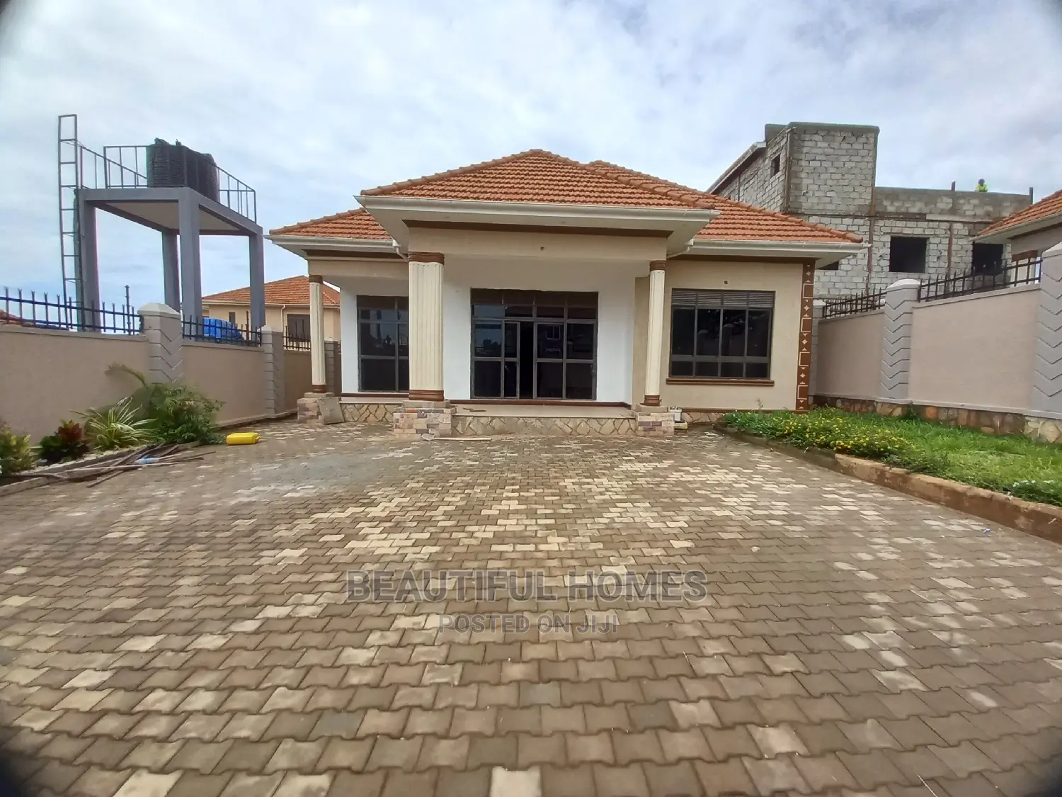Furnished 4bdrm House in Kira Organised for Sale