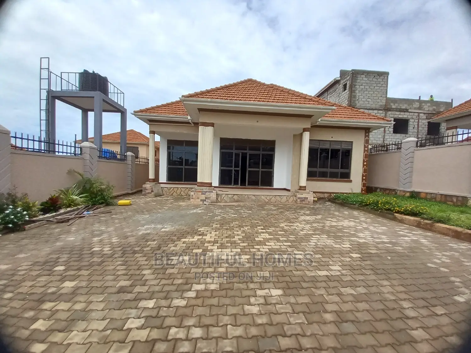 Furnished 4bdrm House in Kira Organised for Sale