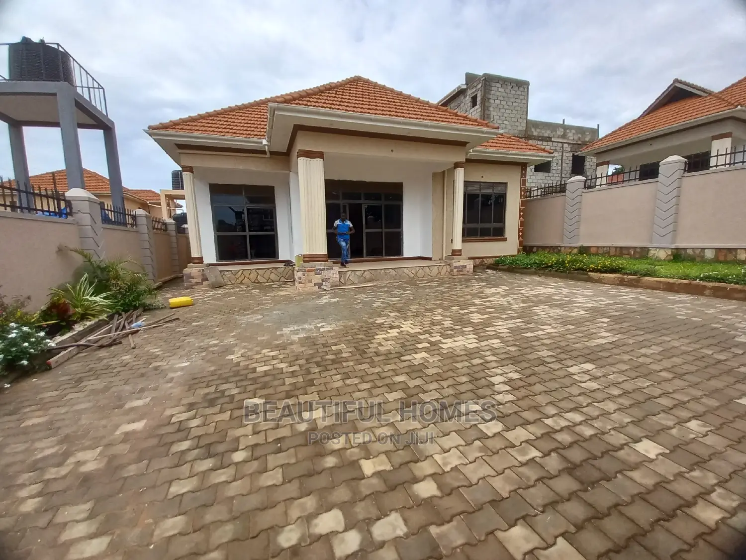 Furnished 4bdrm House in Kira Rich for Sale