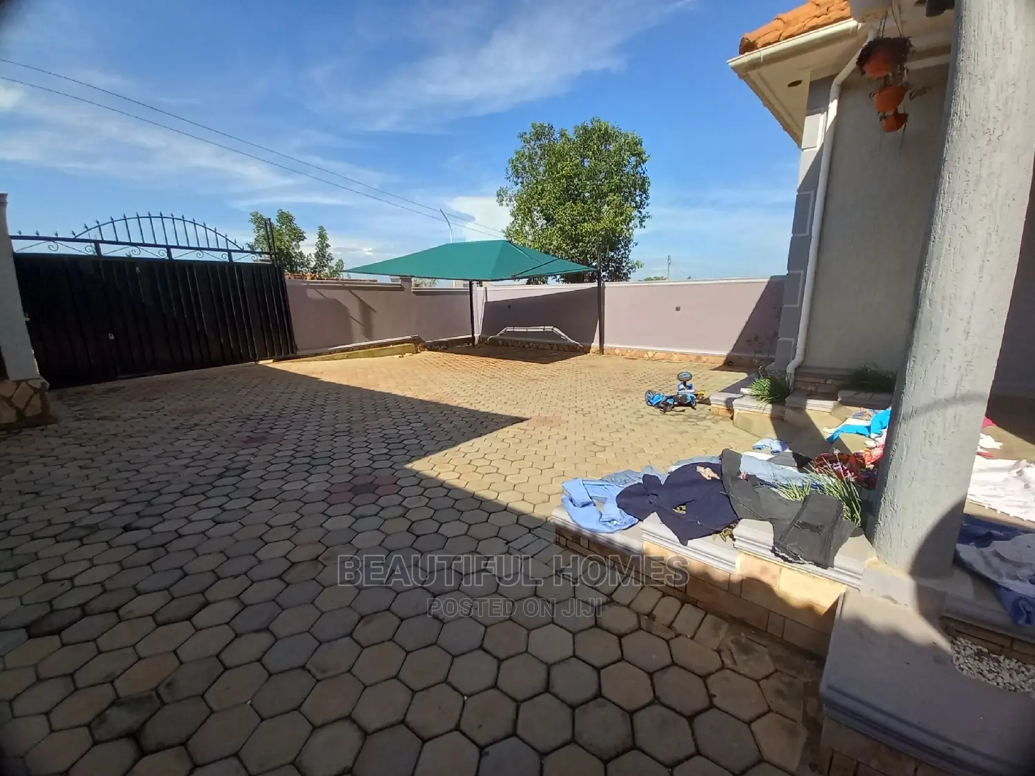 Furnished 4bdrm Bungalow in Nakwero, Kira for Sale