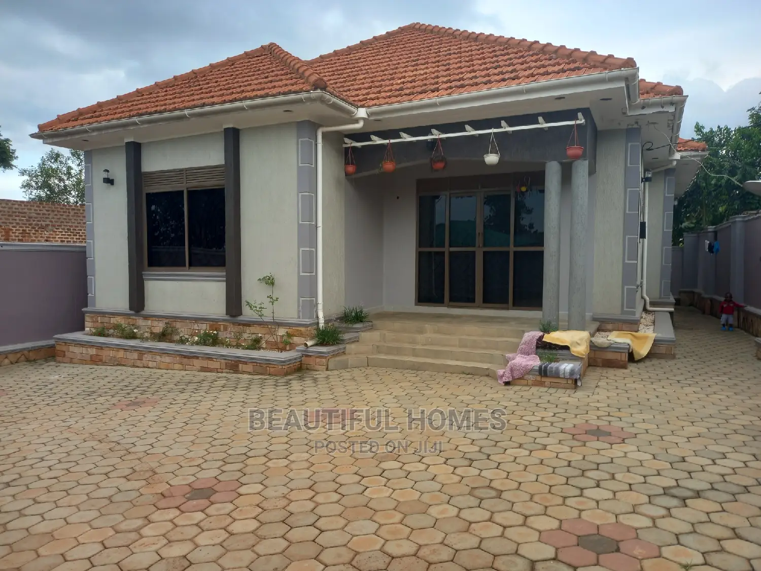 Furnished 4bdrm Maisonette in Nakwero Corporate, Kira for Sale