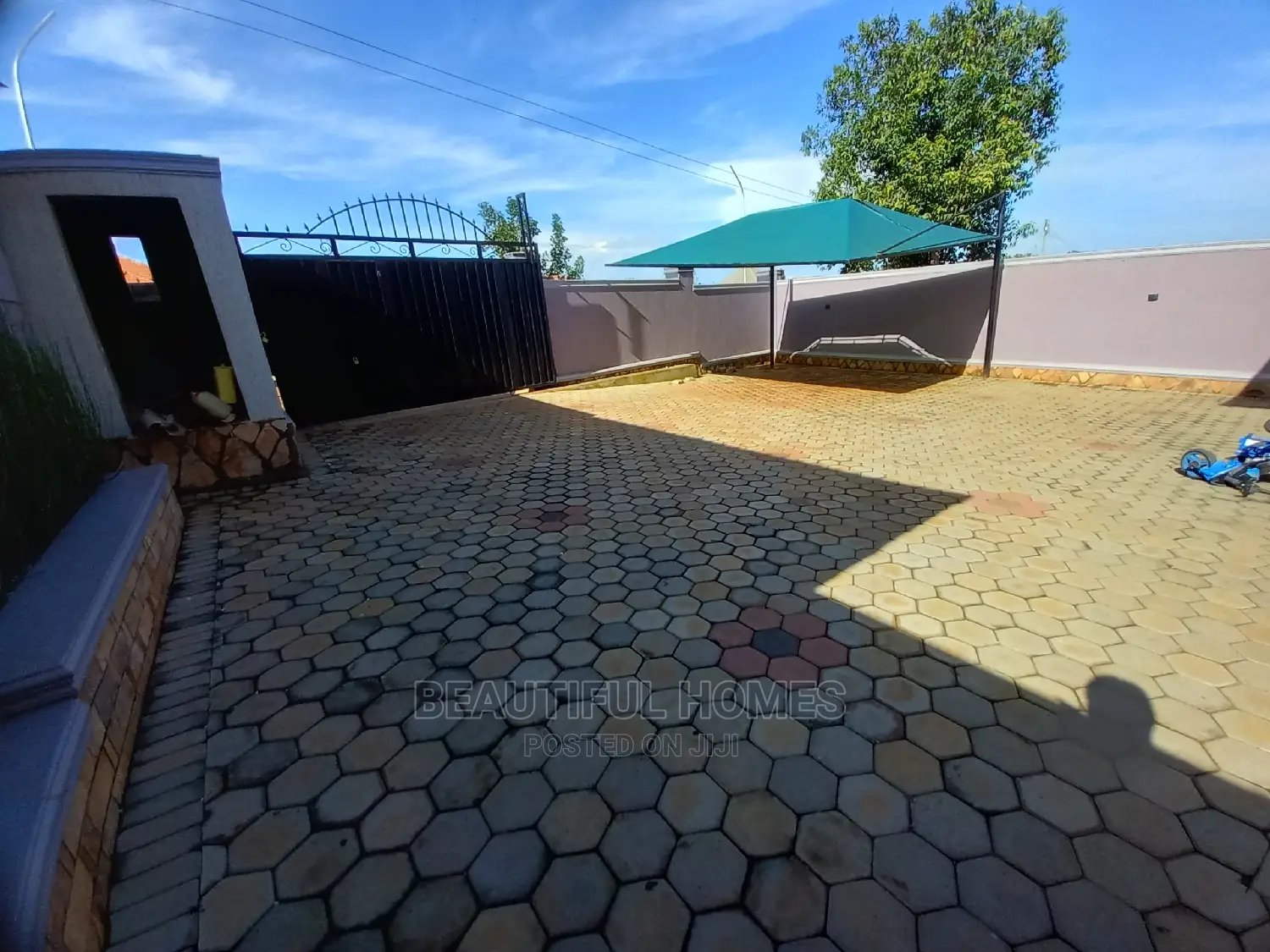 Furnished 4bdrm Bungalow in Nakwero Canaan, Kira for Sale