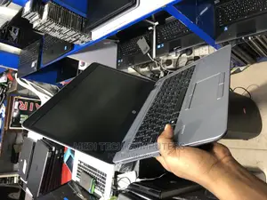 Laptop HP EliteBook 820 G3 4GB Intel Core I5 HDD 500GB