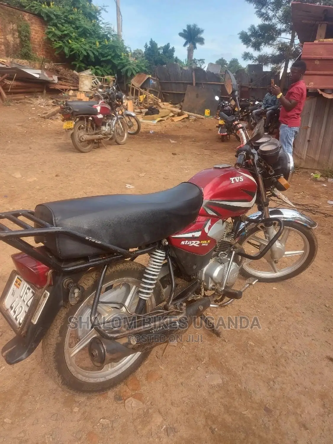 TVS Apache 160 4V 2021 Brown