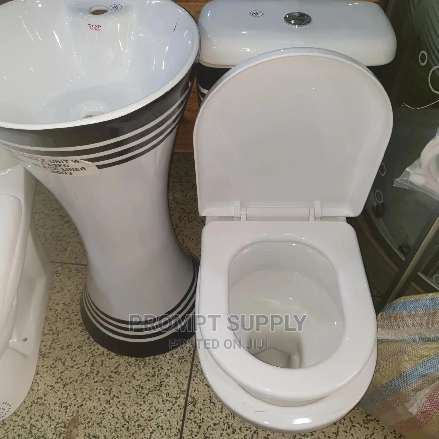 Toilet And Hand Wash Basin Set