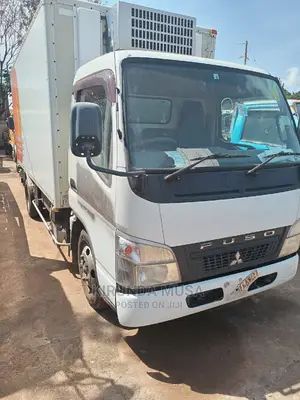 Mitsubishi Fuso Freezer 2010 White