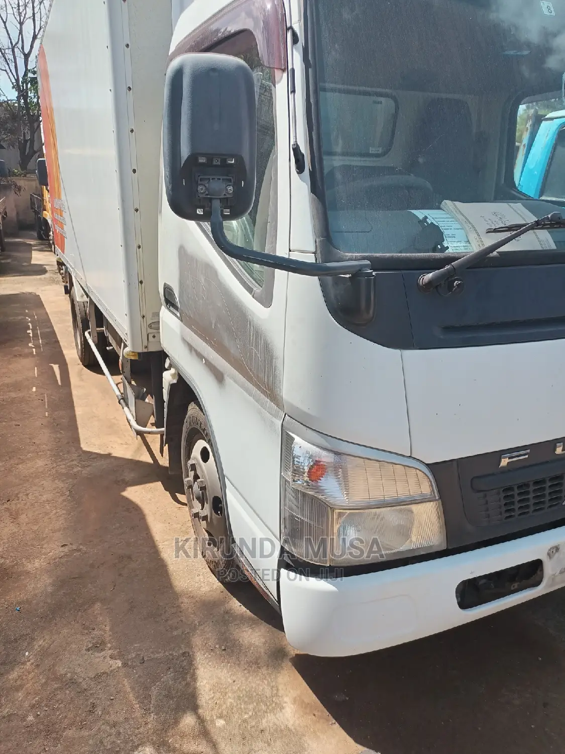 Mitsubishi Fuso Freezer 2010 White