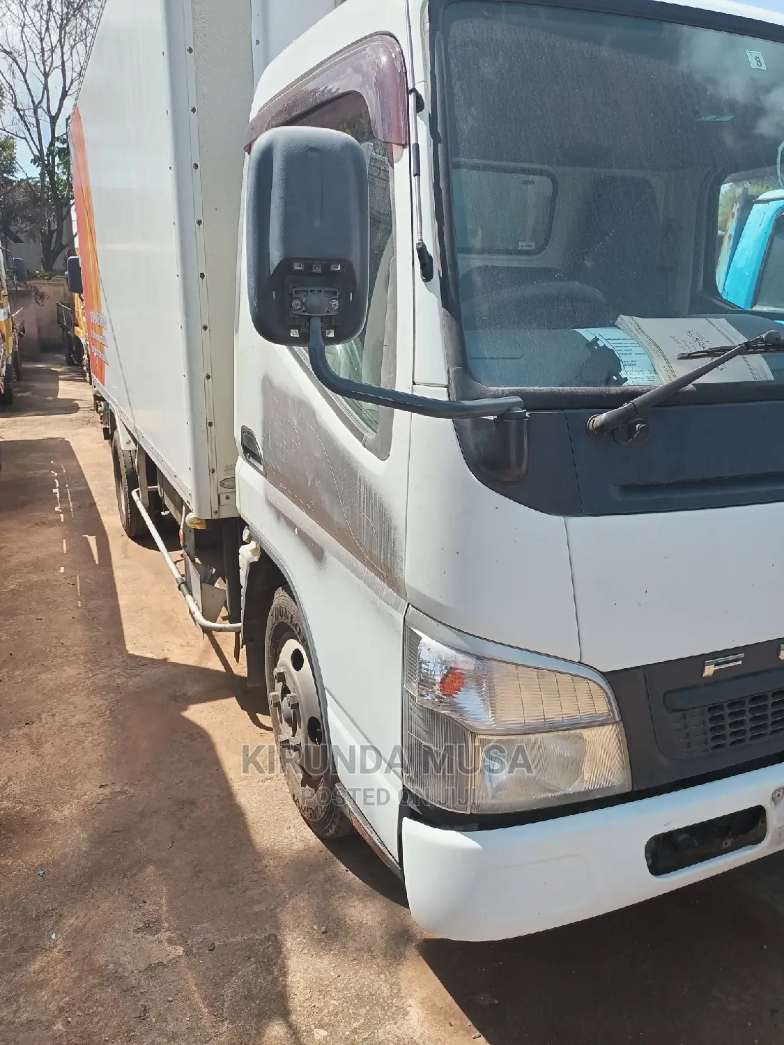 Mitsubishi Fuso Freezer 2010 White