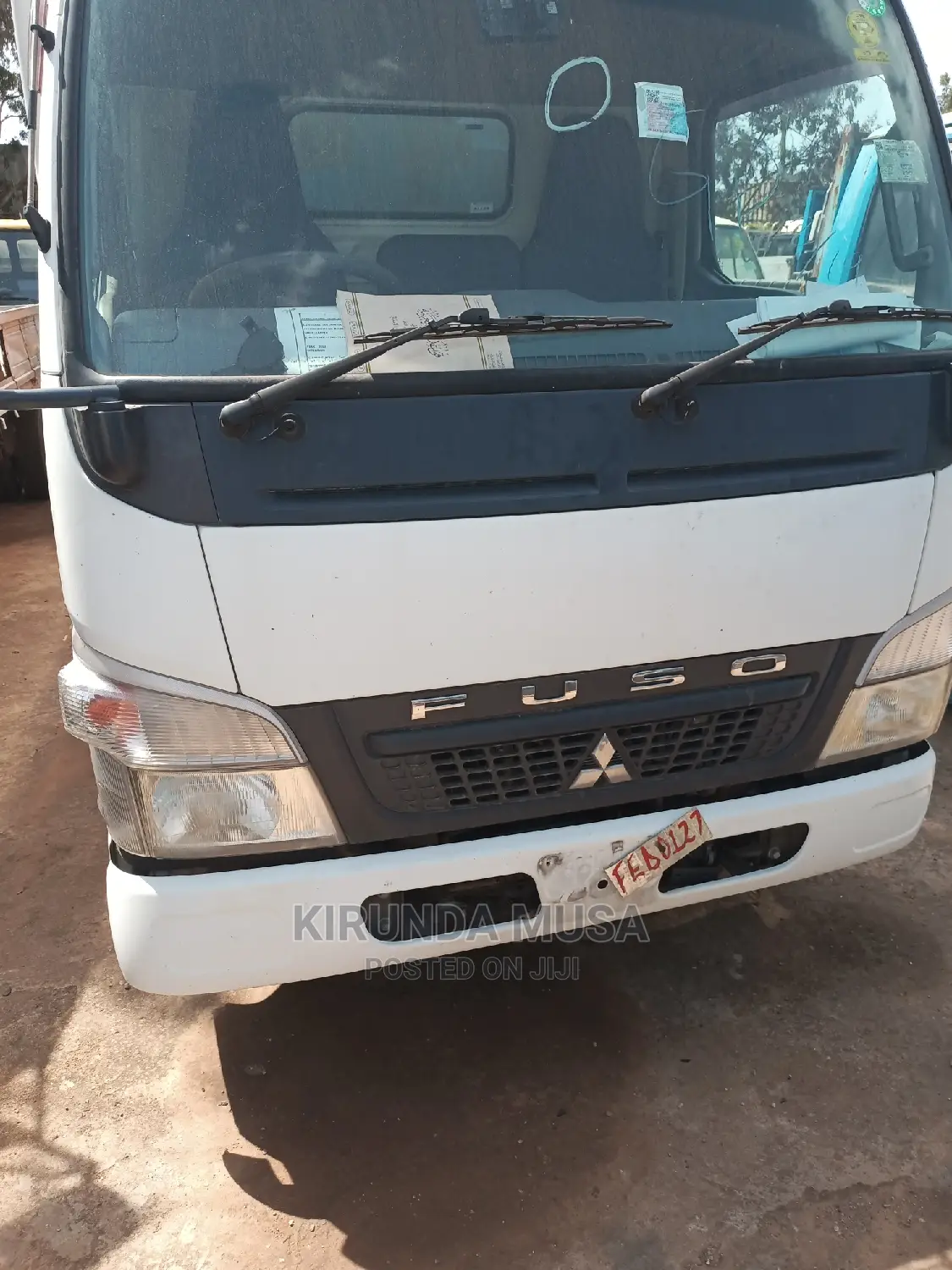 Mitsubishi Fuso Freezer 2010 White