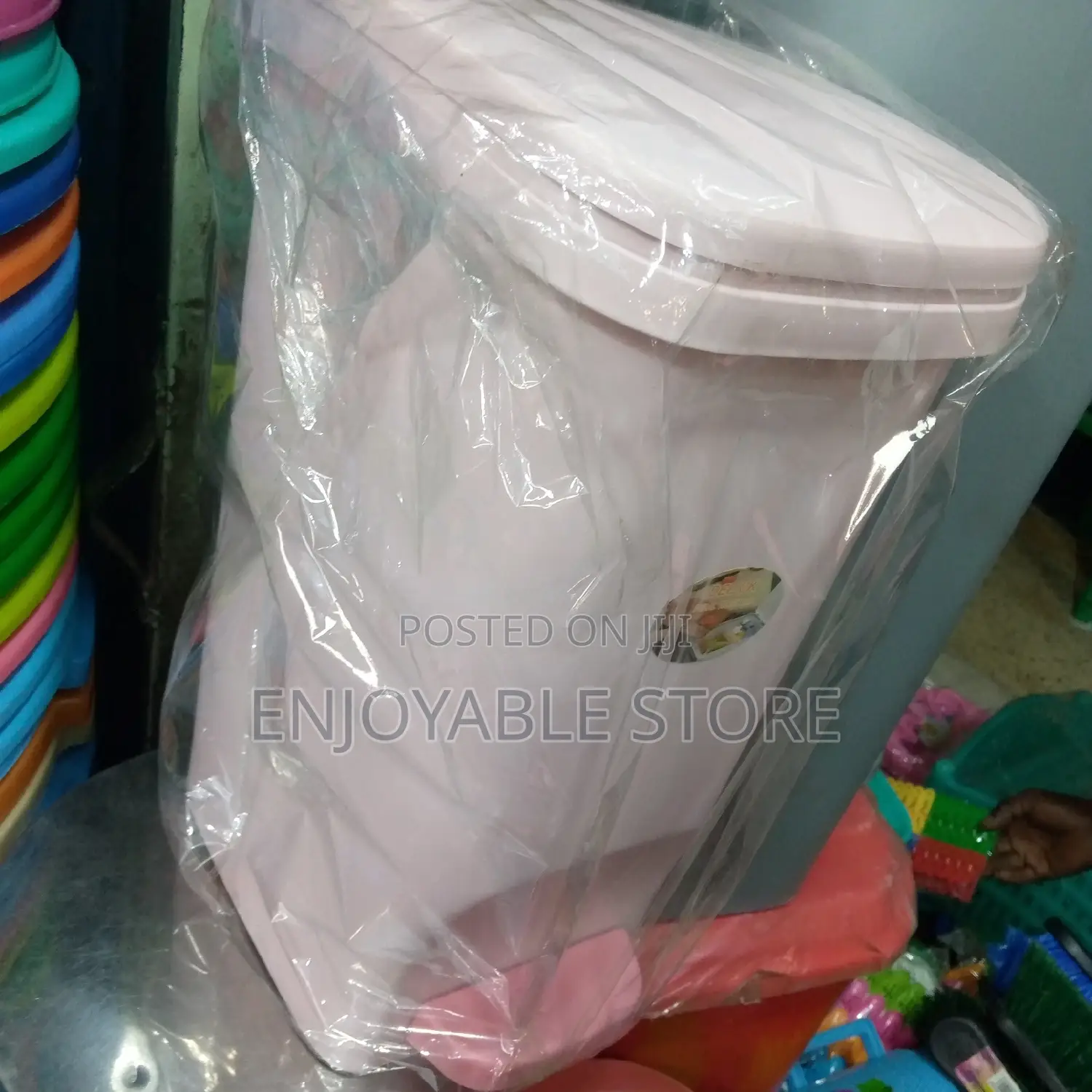 Squared Step on Dust Bin Medium Size