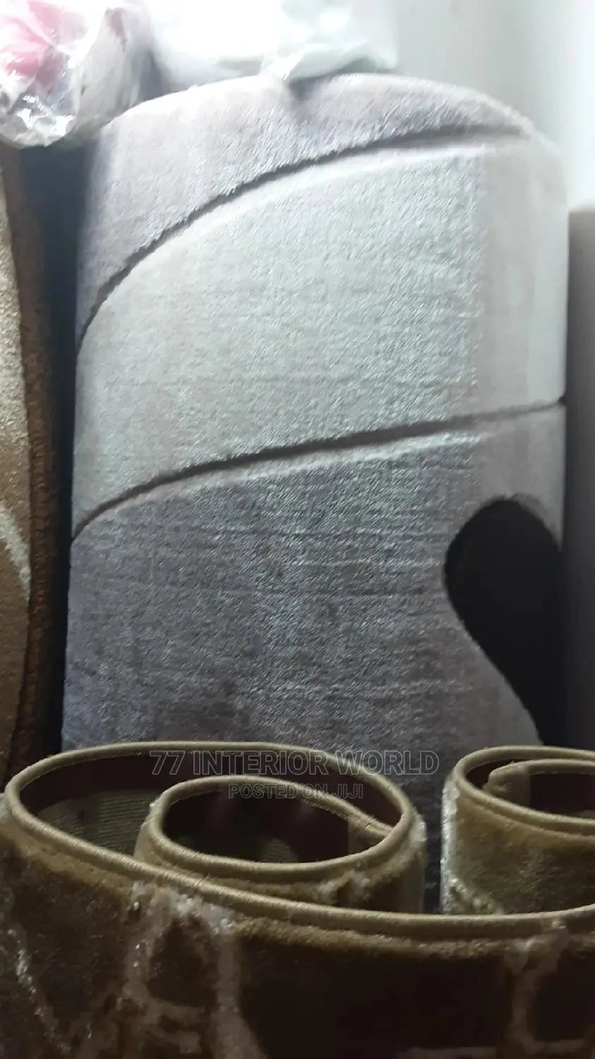 Center Carpets 768