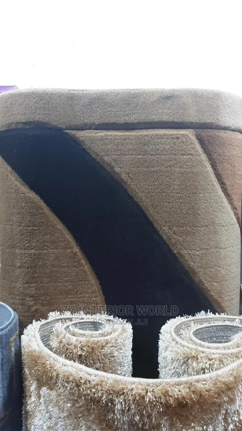 Center Carpets 768