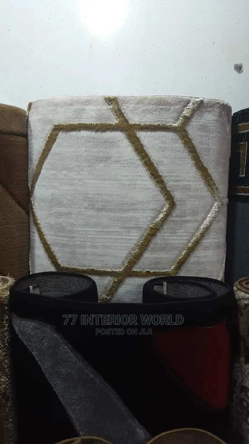 Center Carpets 768