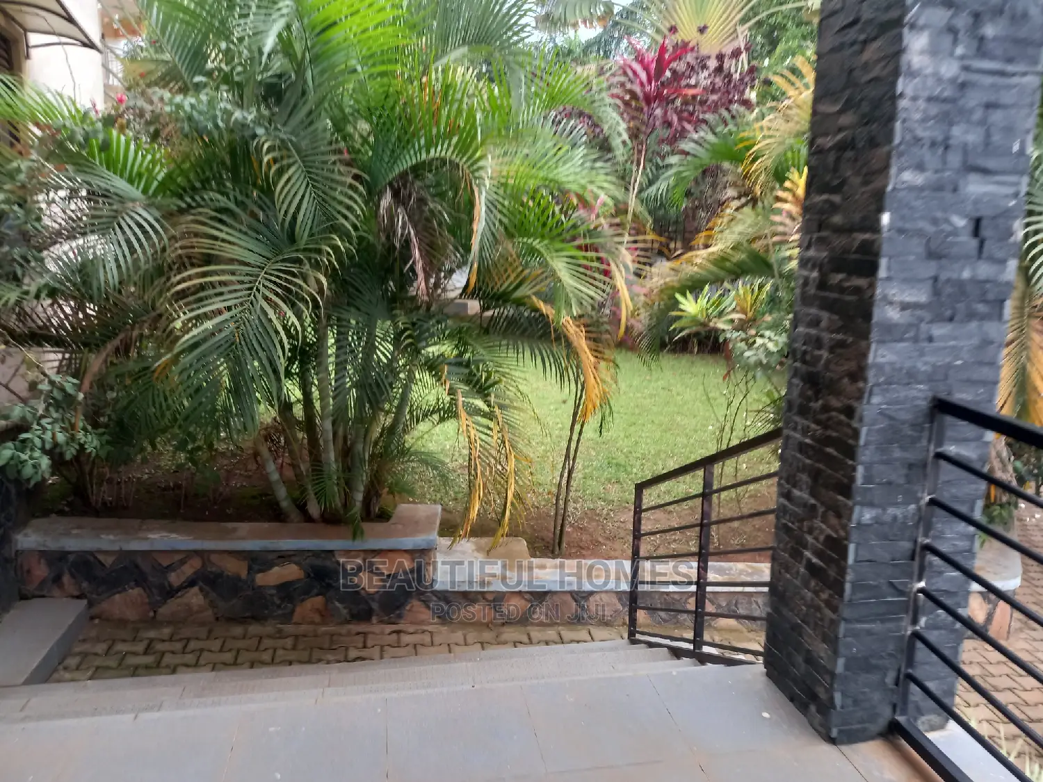 Furnished 4bdrm Bungalow in Kira for Sale