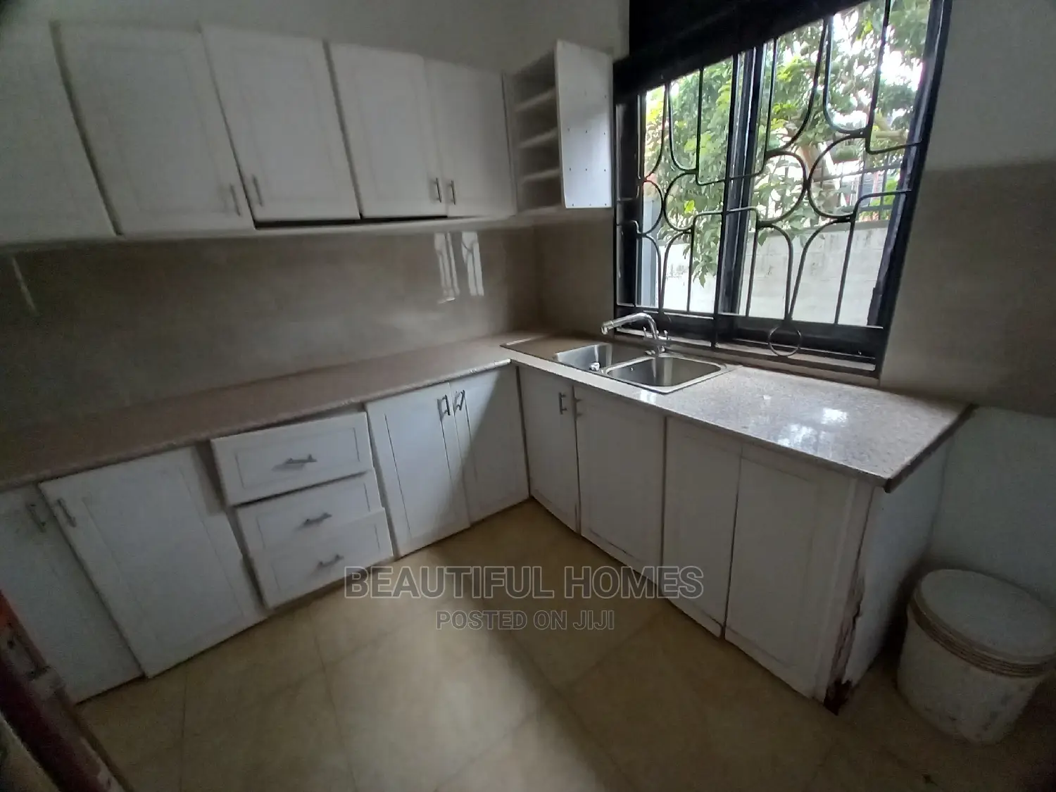 Furnished 4bdrm Bungalow in Kira Organised for Sale