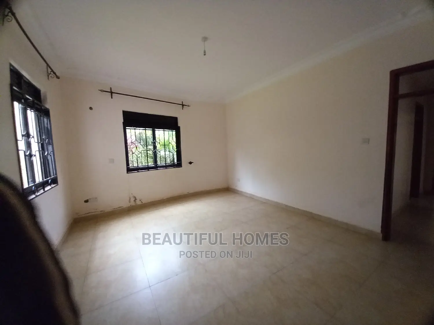 Furnished 4bdrm House in Kira for Sale