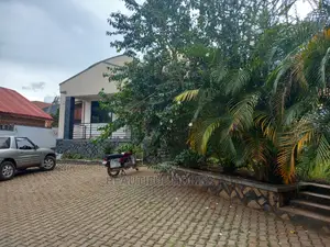 Furnished 4bdrm House in Kira Posh for Sale