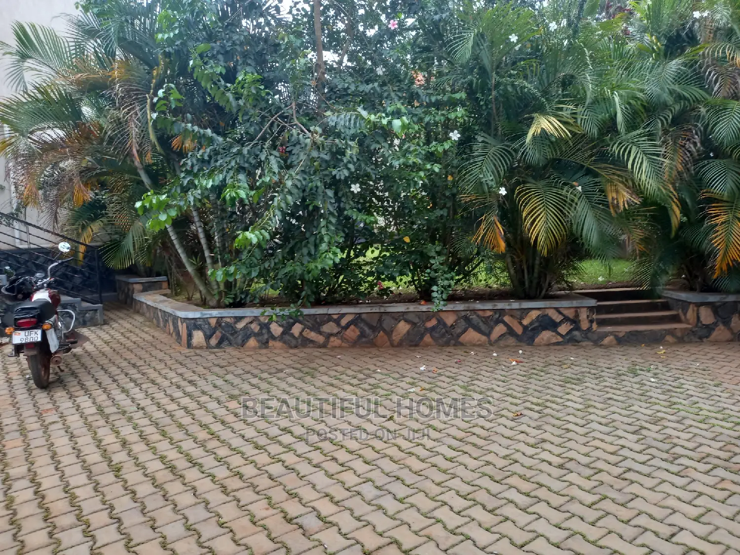 Furnished 4bdrm Bungalow in Kira 1 for Sale