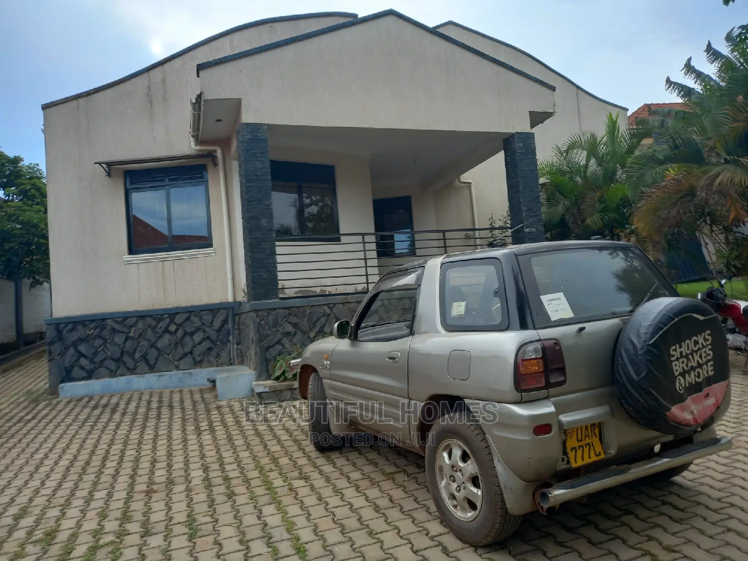 Furnished 4bdrm Maisonette in Kira for Sale