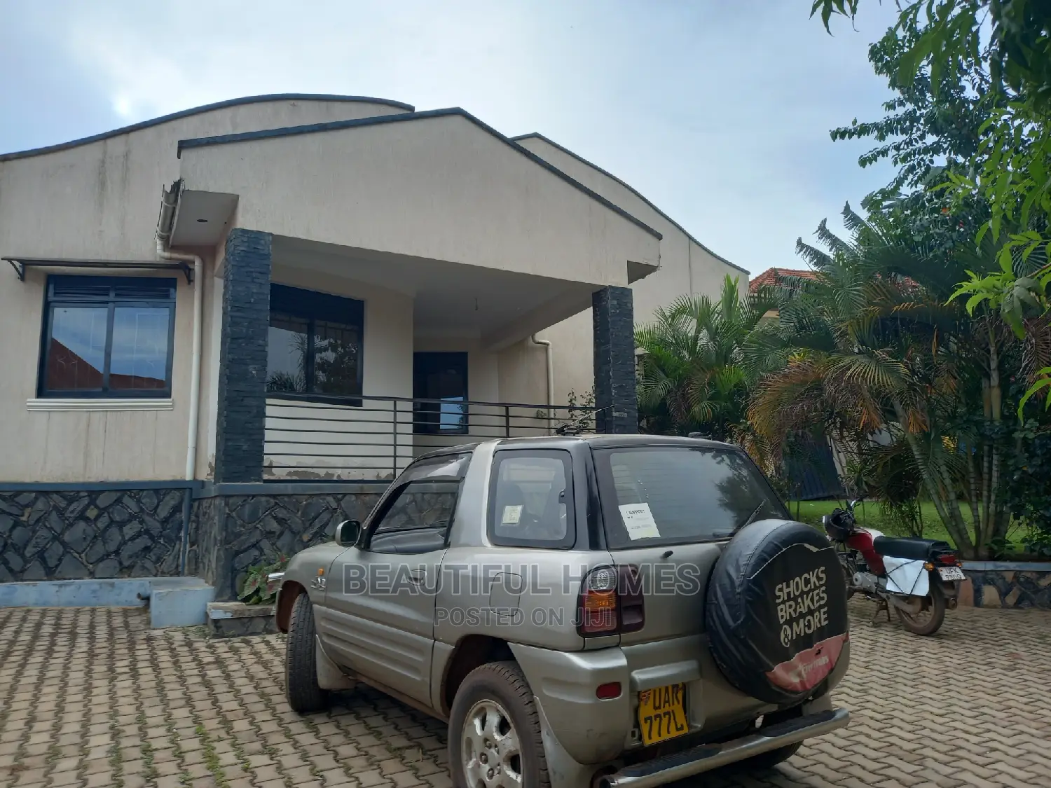Furnished 4bdrm Maisonette in Kira for Sale