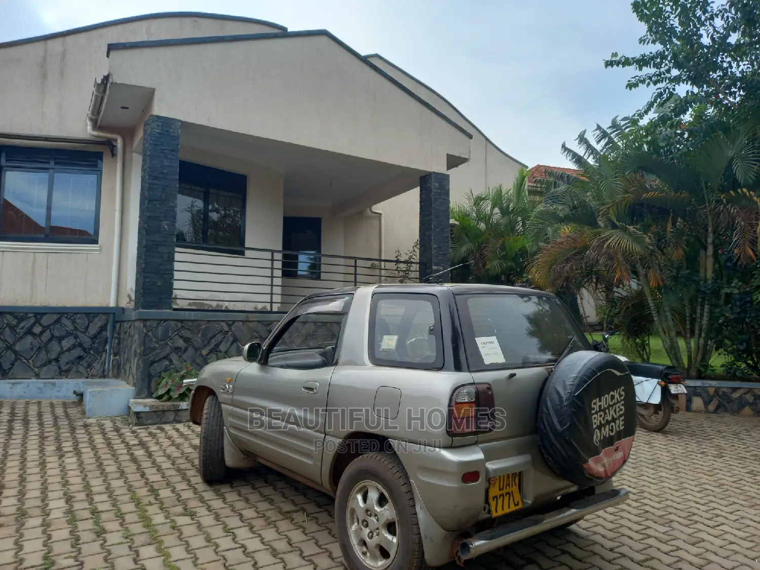 Furnished 4bdrm Maisonette in Kira for Sale