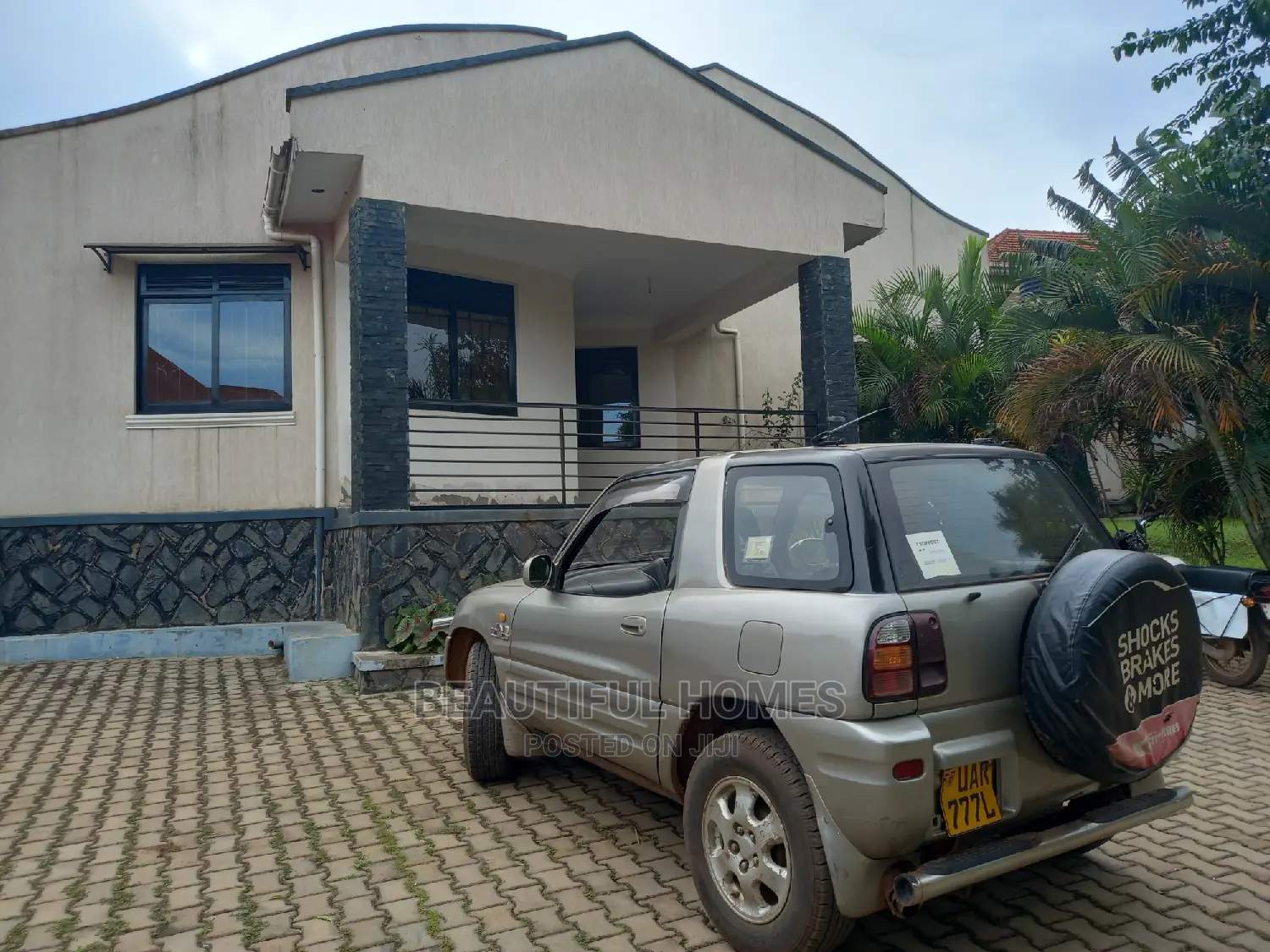 Furnished 4bdrm Maisonette in Kira for Sale