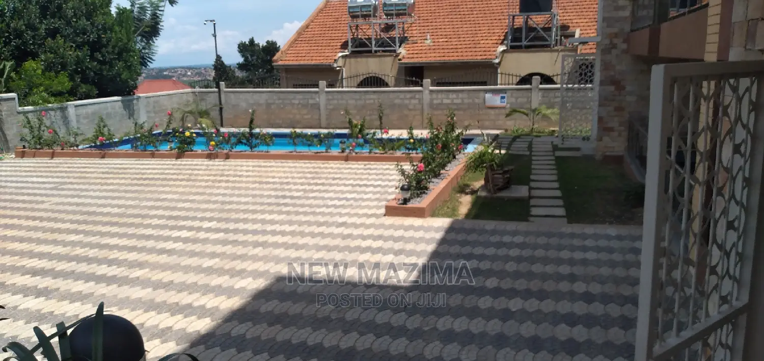 2bdrm Townhouse/Terrace in Buziga Heights, Division a for Sale