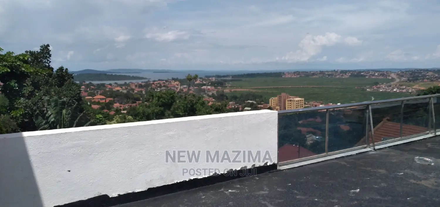 2bdrm Townhouse/Terrace in Buziga Heights, Division a for Sale