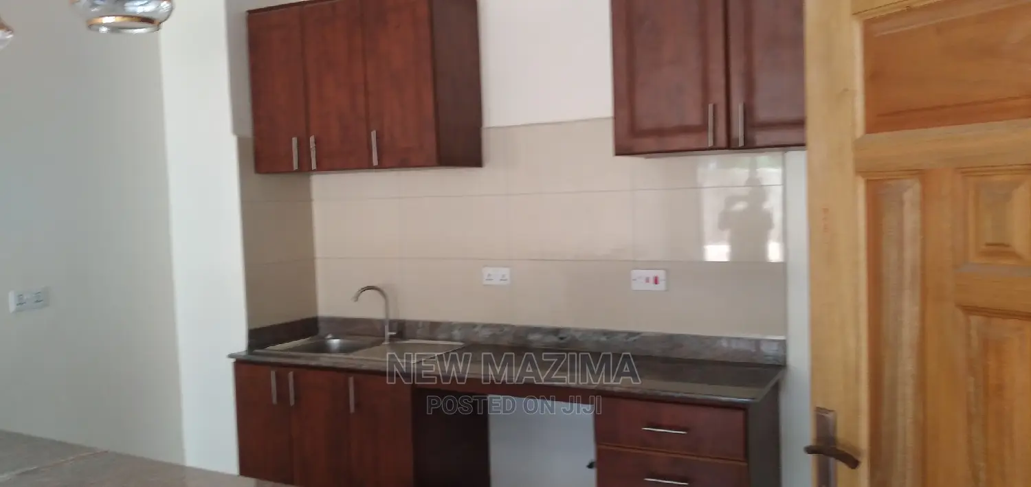 2bdrm Townhouse/Terrace in Buziga Heights, Division a for Sale