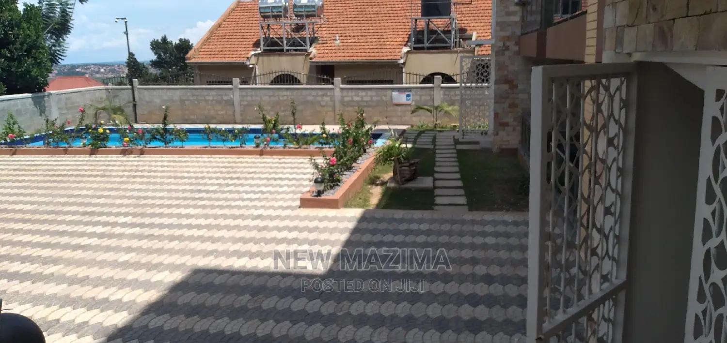 2bdrm Townhouse/Terrace in Buziga Heights, Division a for Sale